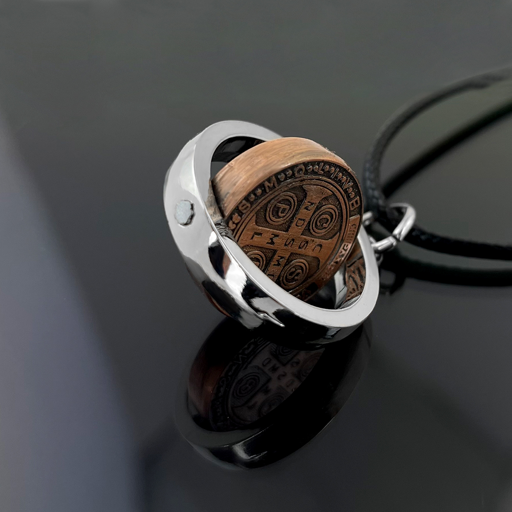 Nieuwe St. Benedictus Medaille - Jewelry & Watches Ltd recensie en prijs